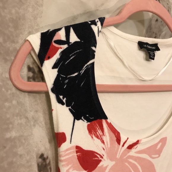 le chateau Sweaters - 🆓 FREE ADDON 🆓 Cute Le Chateau Top with Florals